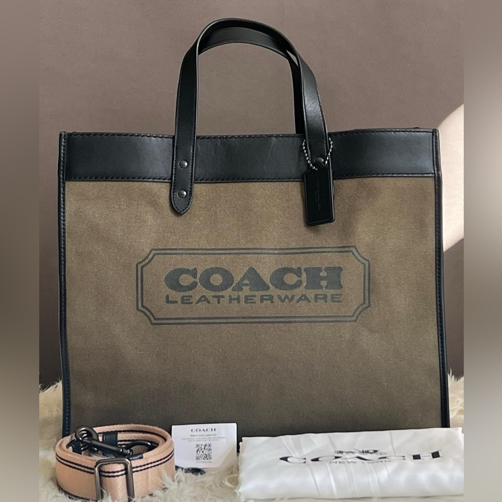 C8457 - Coach Field Tote 40 in Organic Cotton Canvas with Coach Badge - Picture 10 of 11